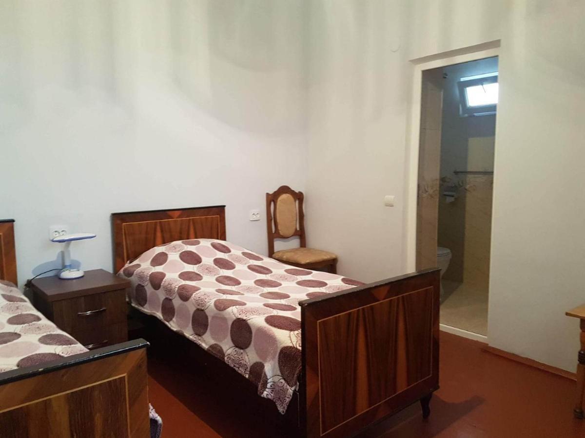Happy House Hotel Chʼiva Екстериор снимка
