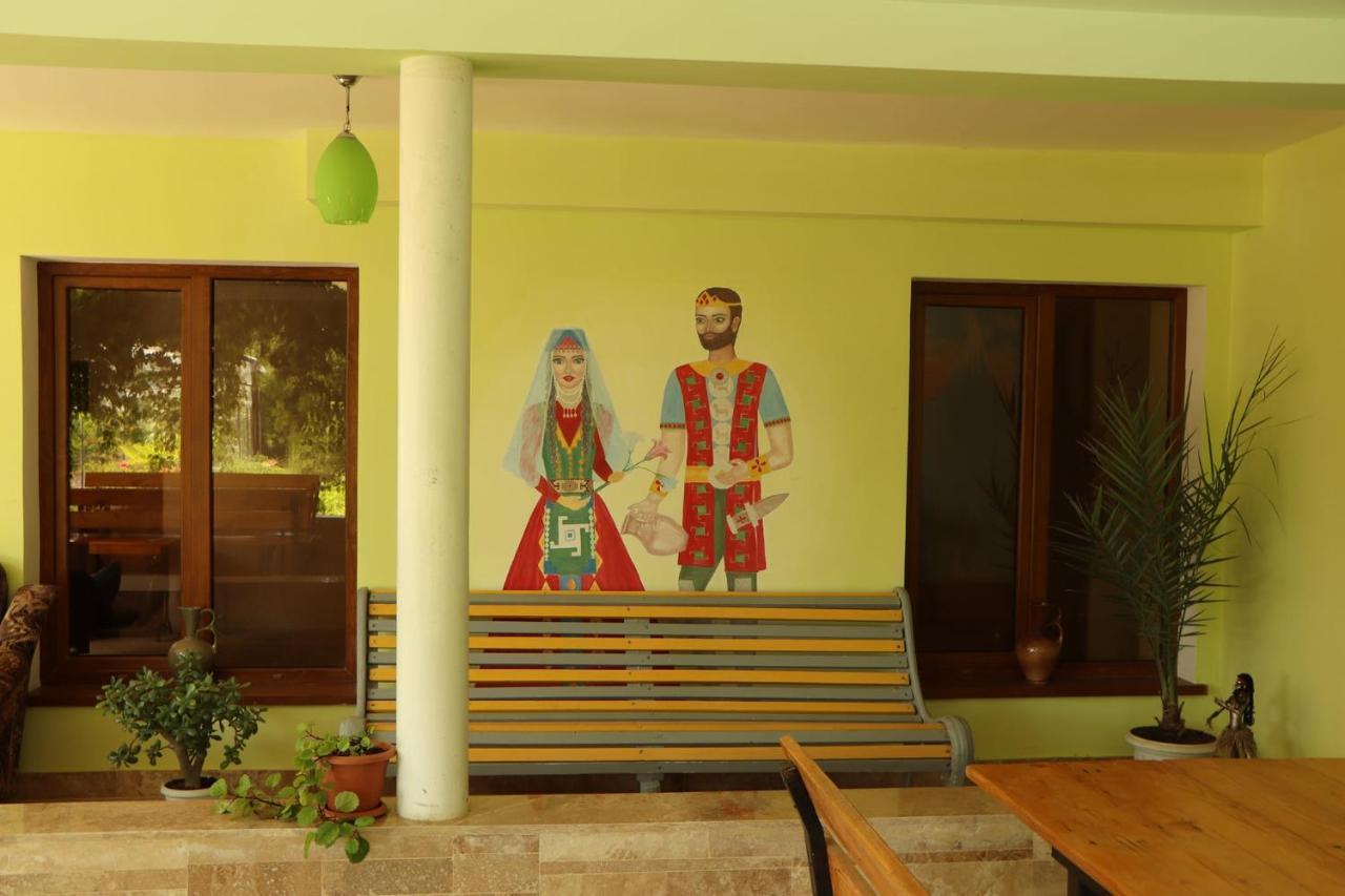 Happy House Hotel Chʼiva Екстериор снимка