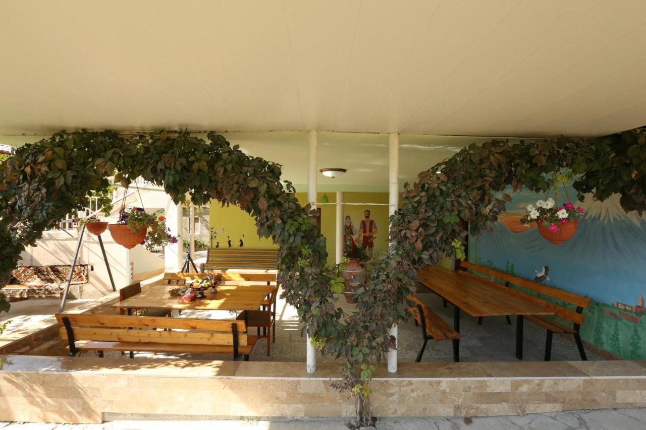 Happy House Hotel Chʼiva Екстериор снимка