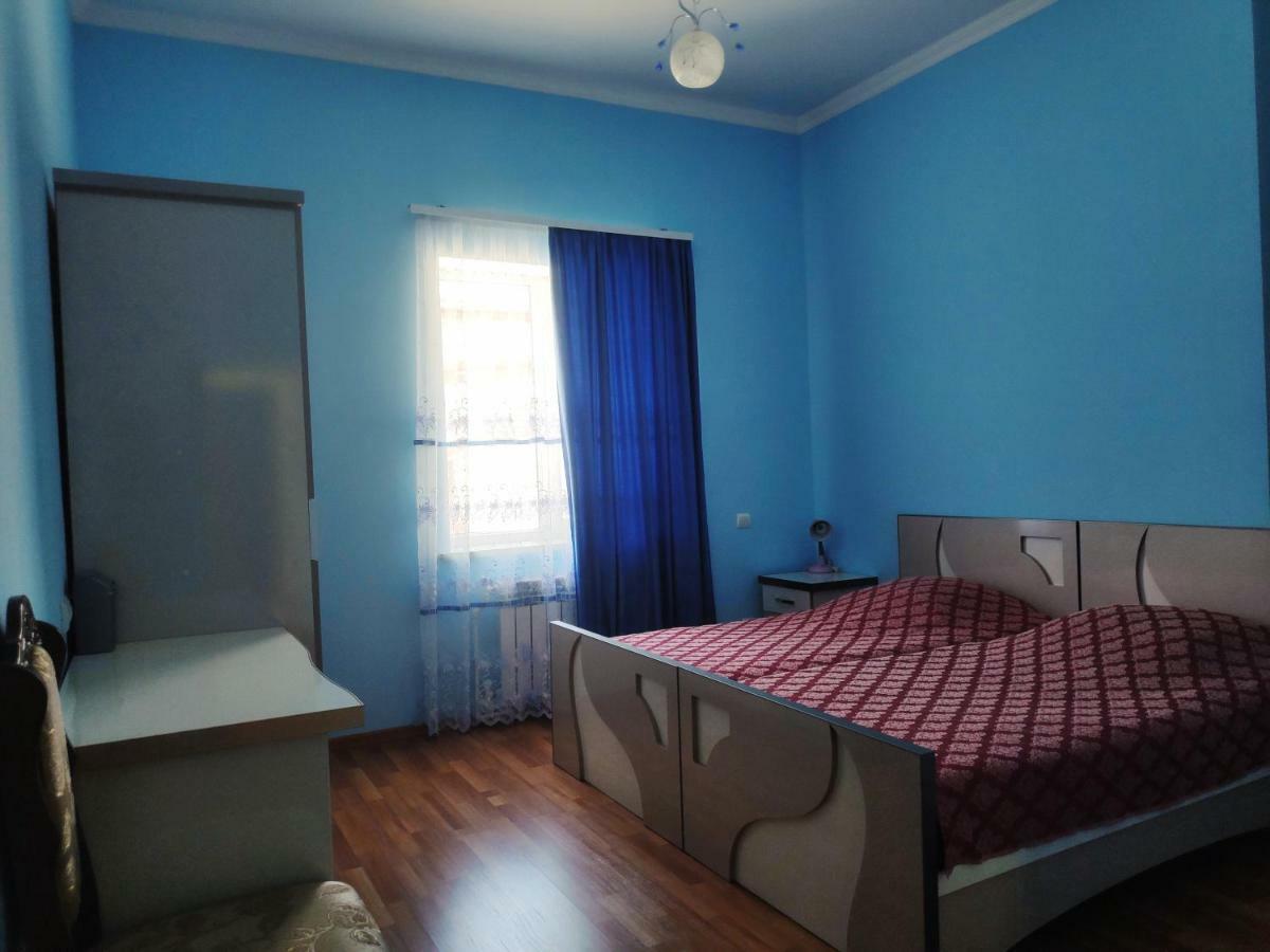 Happy House Hotel Chʼiva Екстериор снимка